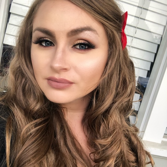 Meet your Posher, Sandra - Picture 1 of 1